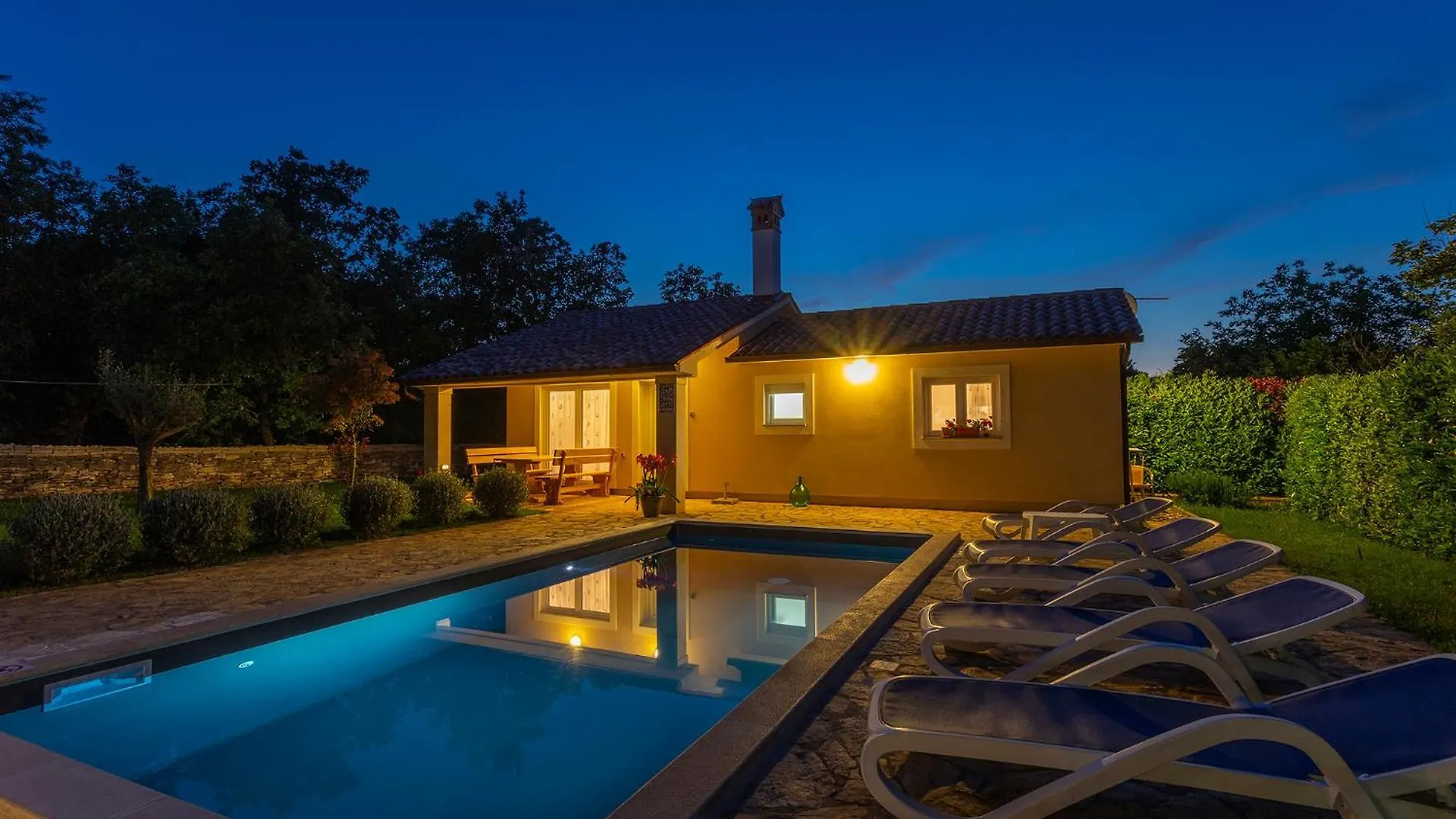 度假居 Elegant Villa With Private Pool And Stunning Garden In The Picturesque Village Of Brhanici Svetvinčenat