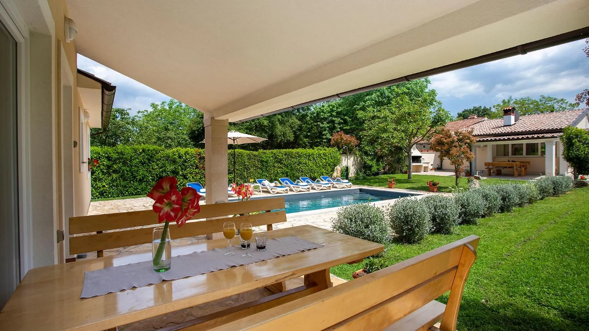 度假居 Elegant Villa With Private Pool And Stunning Garden In The Picturesque Village Of Brhanici Svetvinčenat